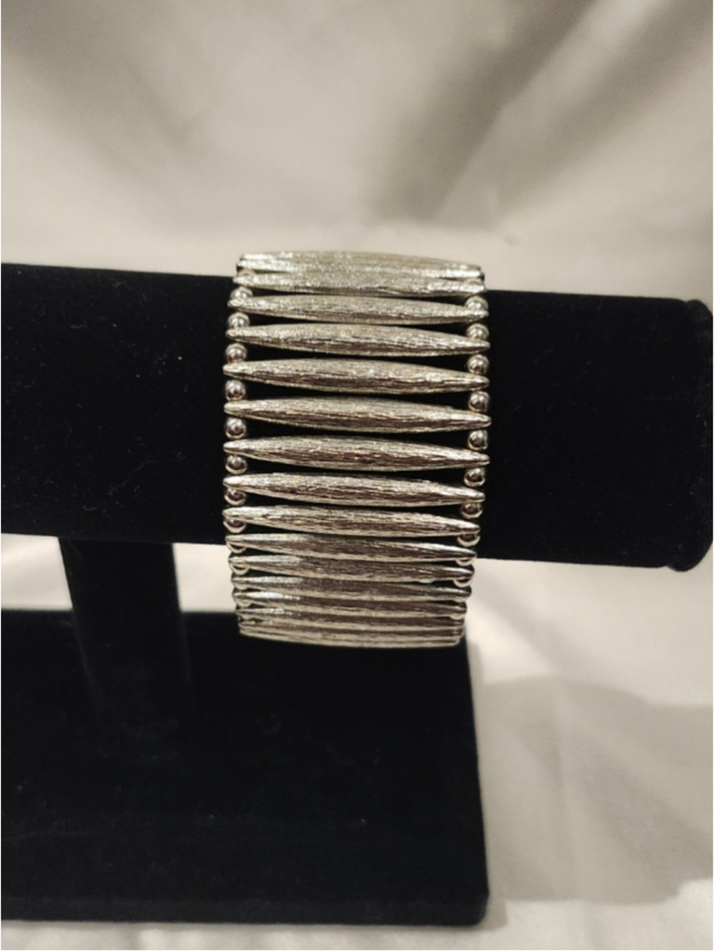 Silver Tone Stretch Bracelet